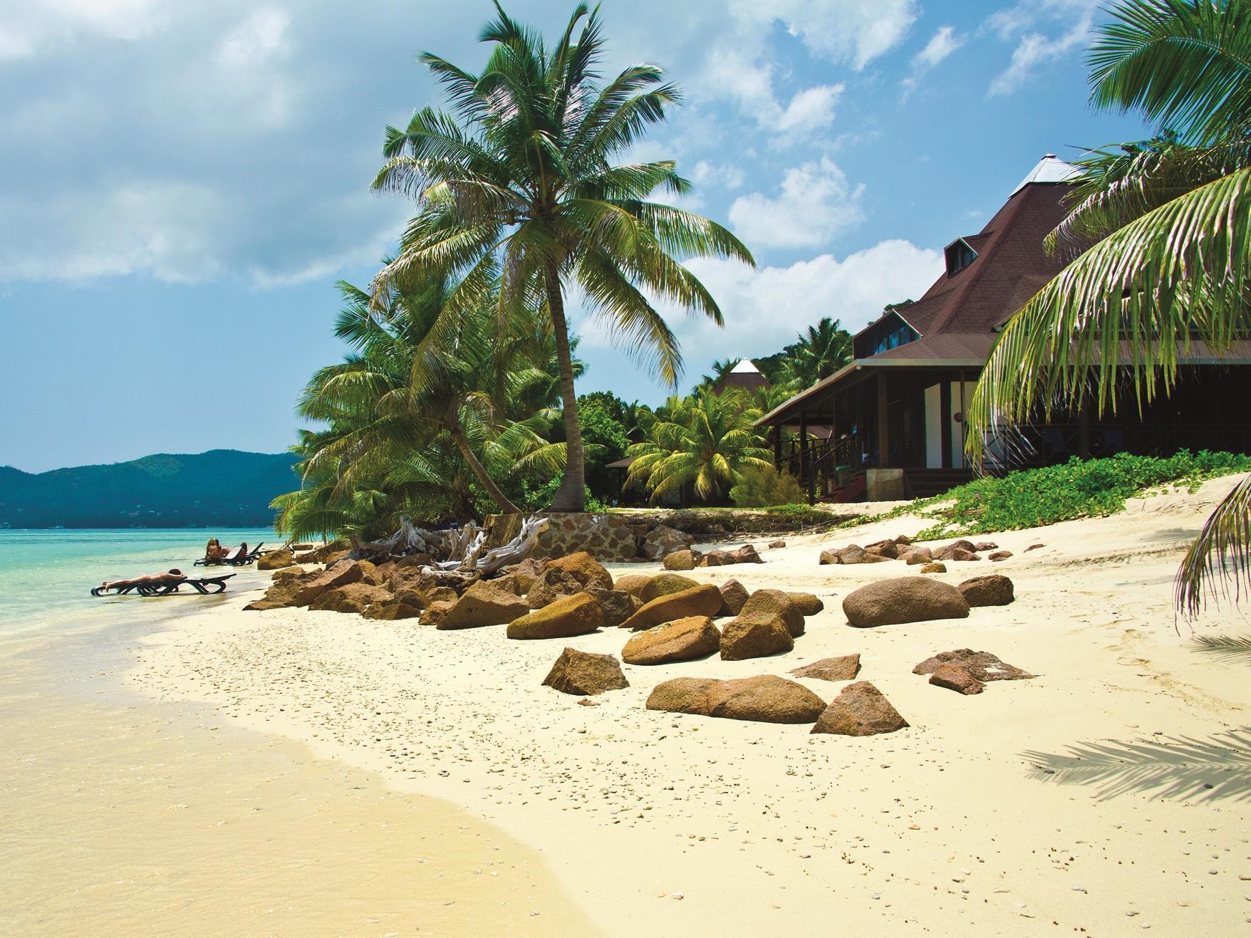 New Emerald Cove Hotel Baie Sainte Anne Екстериор снимка