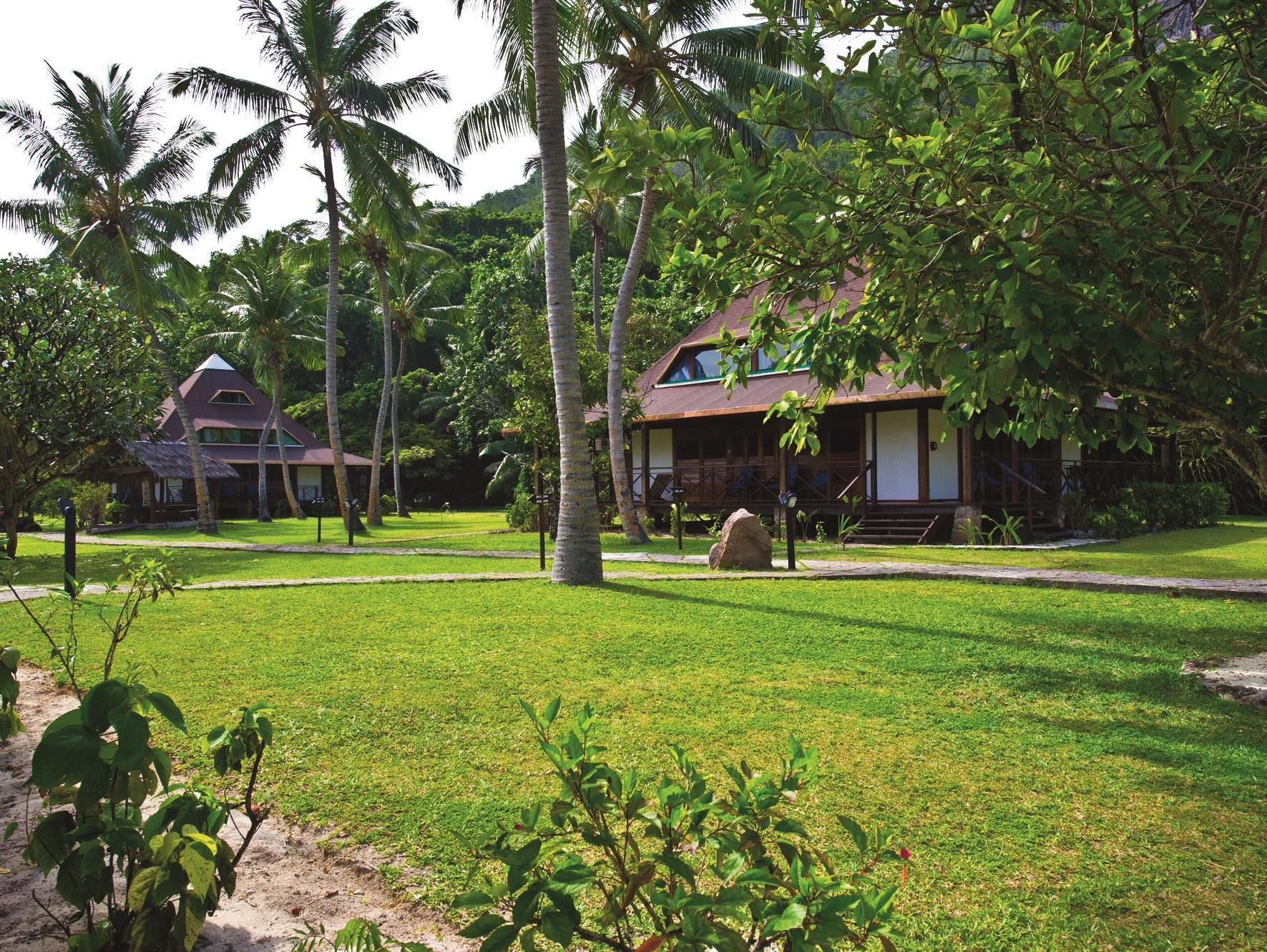 New Emerald Cove Hotel Baie Sainte Anne Екстериор снимка