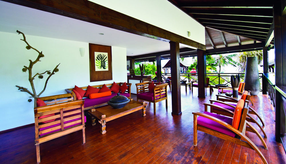 New Emerald Cove Hotel Baie Sainte Anne Екстериор снимка