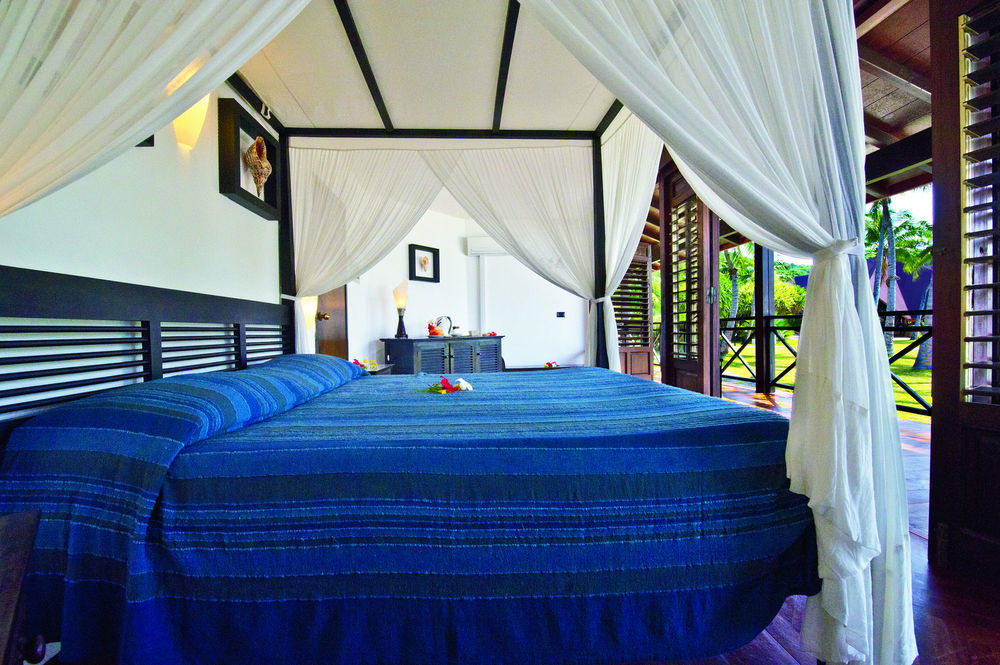 New Emerald Cove Hotel Baie Sainte Anne Екстериор снимка