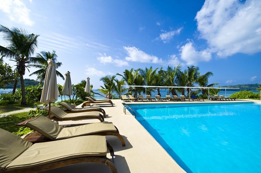 New Emerald Cove Hotel Baie Sainte Anne Екстериор снимка