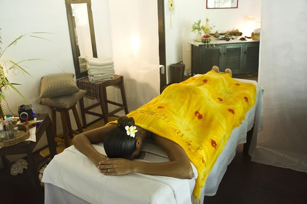 New Emerald Cove Hotel Baie Sainte Anne Екстериор снимка