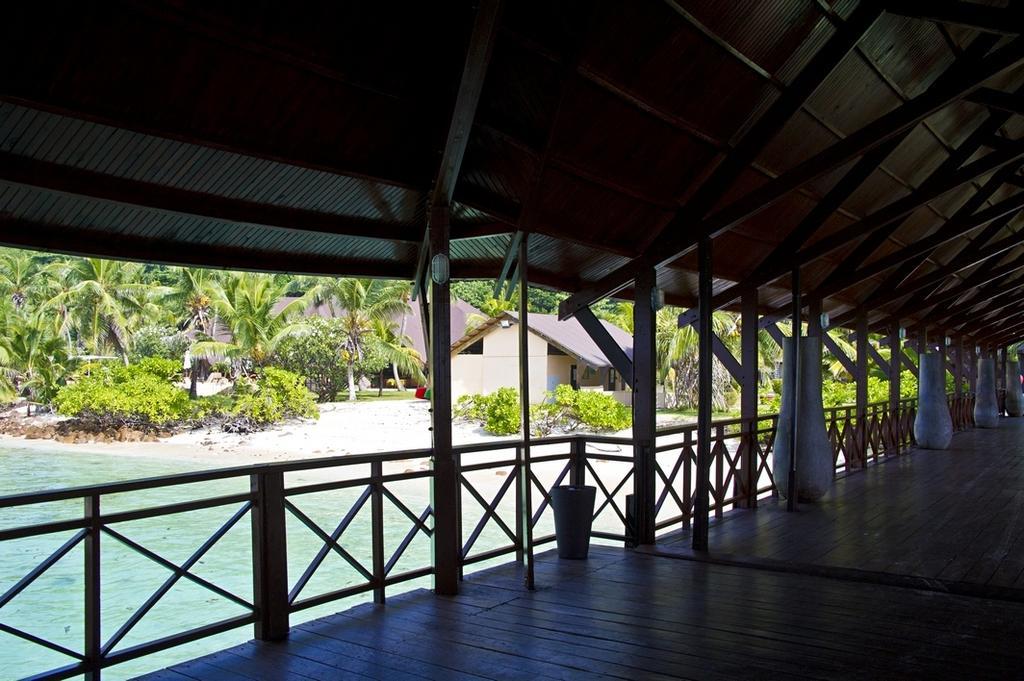 New Emerald Cove Hotel Baie Sainte Anne Екстериор снимка